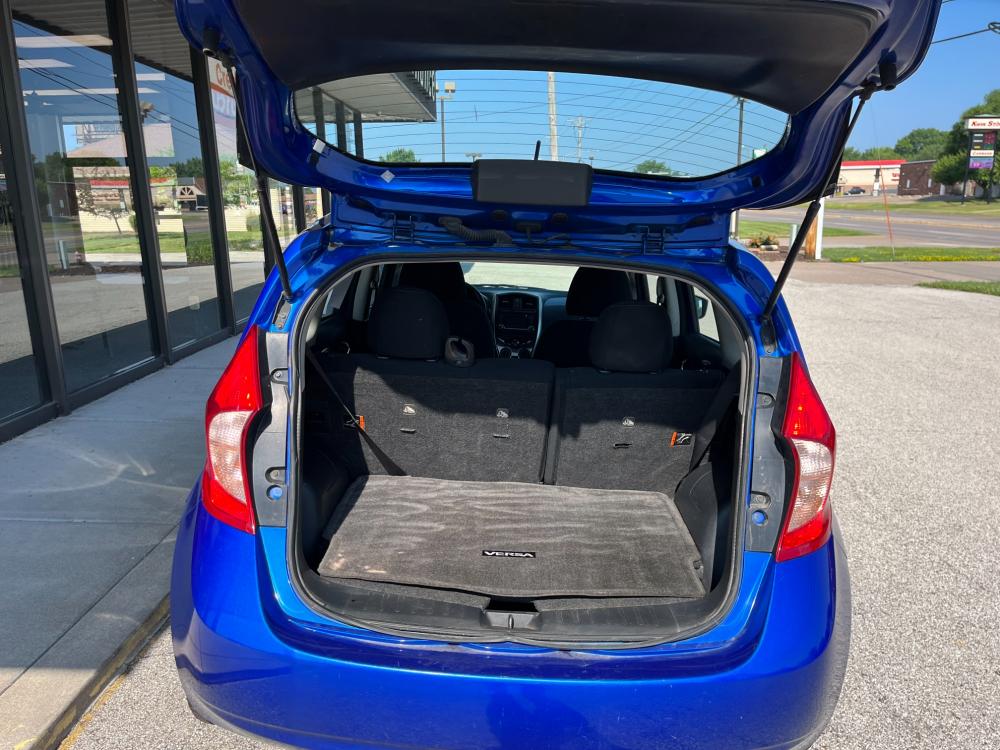 2016 Blue Nissan Versa Note S (3N1CE2CP1GL) with an 1.6L L4 DOHC 16V engine, 5M transmission, located at 1633 W Kimberly, Davenport, 52806, (563) 323-5341, 41.559456, -90.598732 - Photo #5