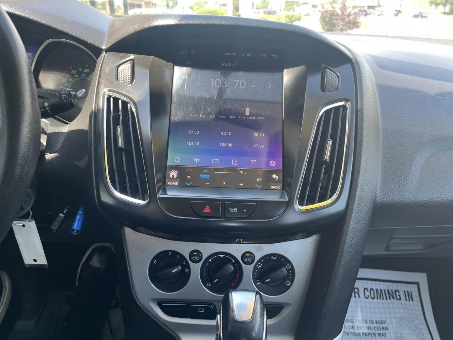 2012 Ford Focus SE (1FAHP3K22CL) with an 2.0L L4 DOHC 16V engine, located at 1633 W Kimberly, Davenport, IA, 52806, (563) 323-5341, 41.559456, -90.598732- Photo#7