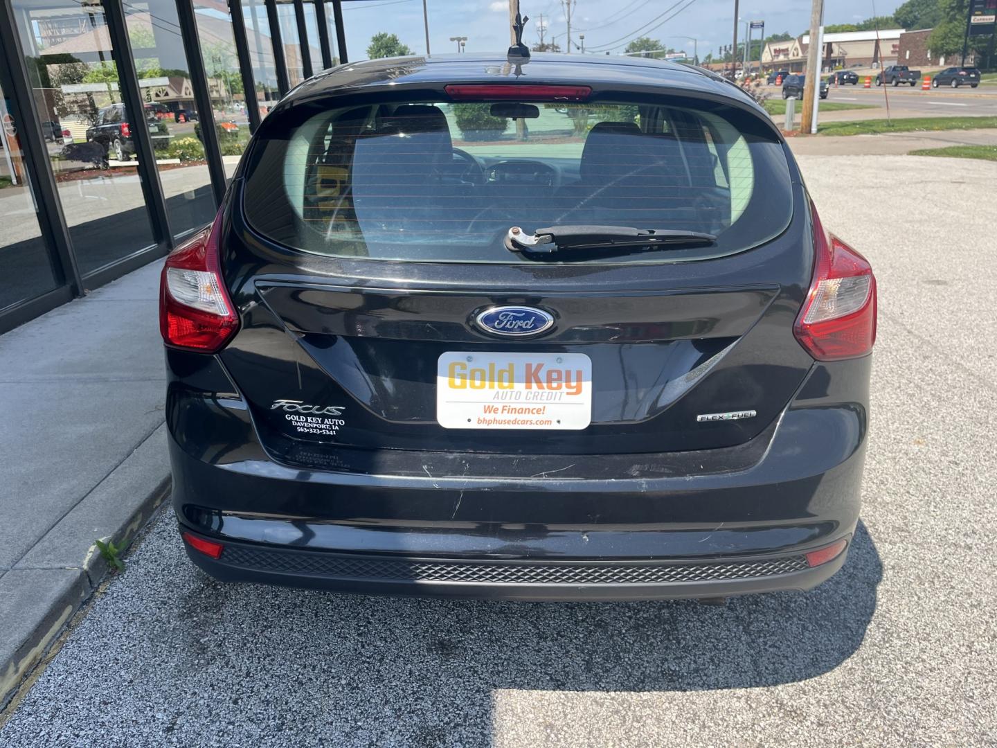 2012 Ford Focus SE (1FAHP3K22CL) with an 2.0L L4 DOHC 16V engine, located at 1633 W Kimberly, Davenport, IA, 52806, (563) 323-5341, 41.559456, -90.598732- Photo#4
