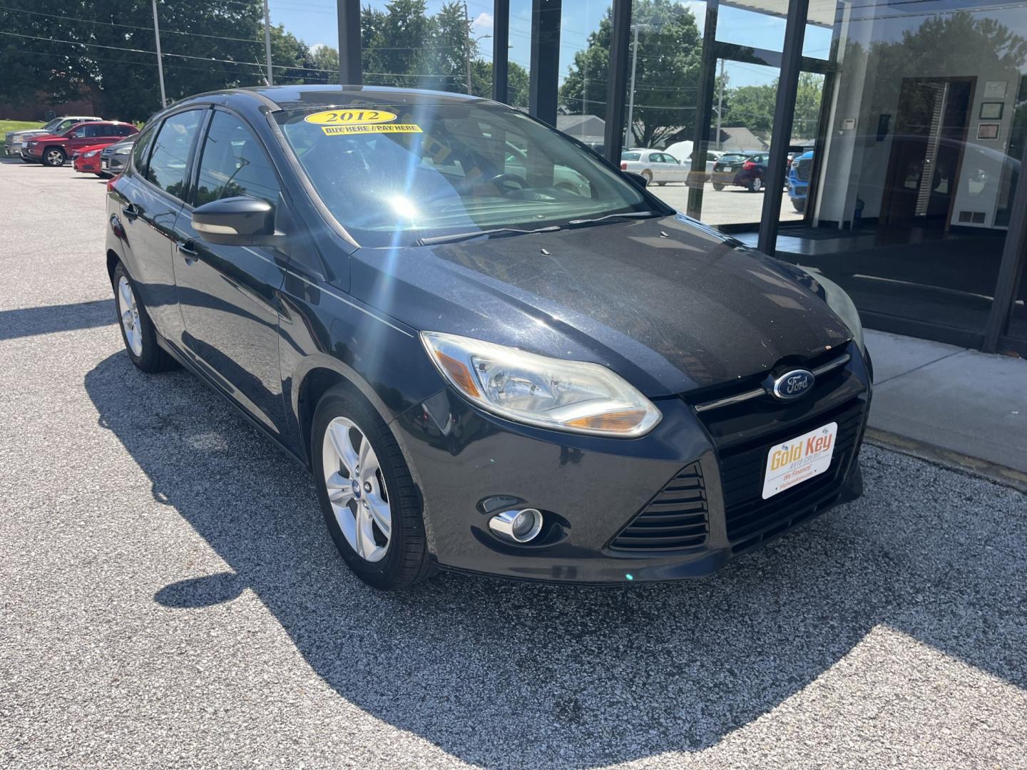 2012 Ford Focus SE (1FAHP3K22CL) with an 2.0L L4 DOHC 16V engine, located at 1633 W Kimberly, Davenport, IA, 52806, (563) 323-5341, 41.559456, -90.598732- Photo#2