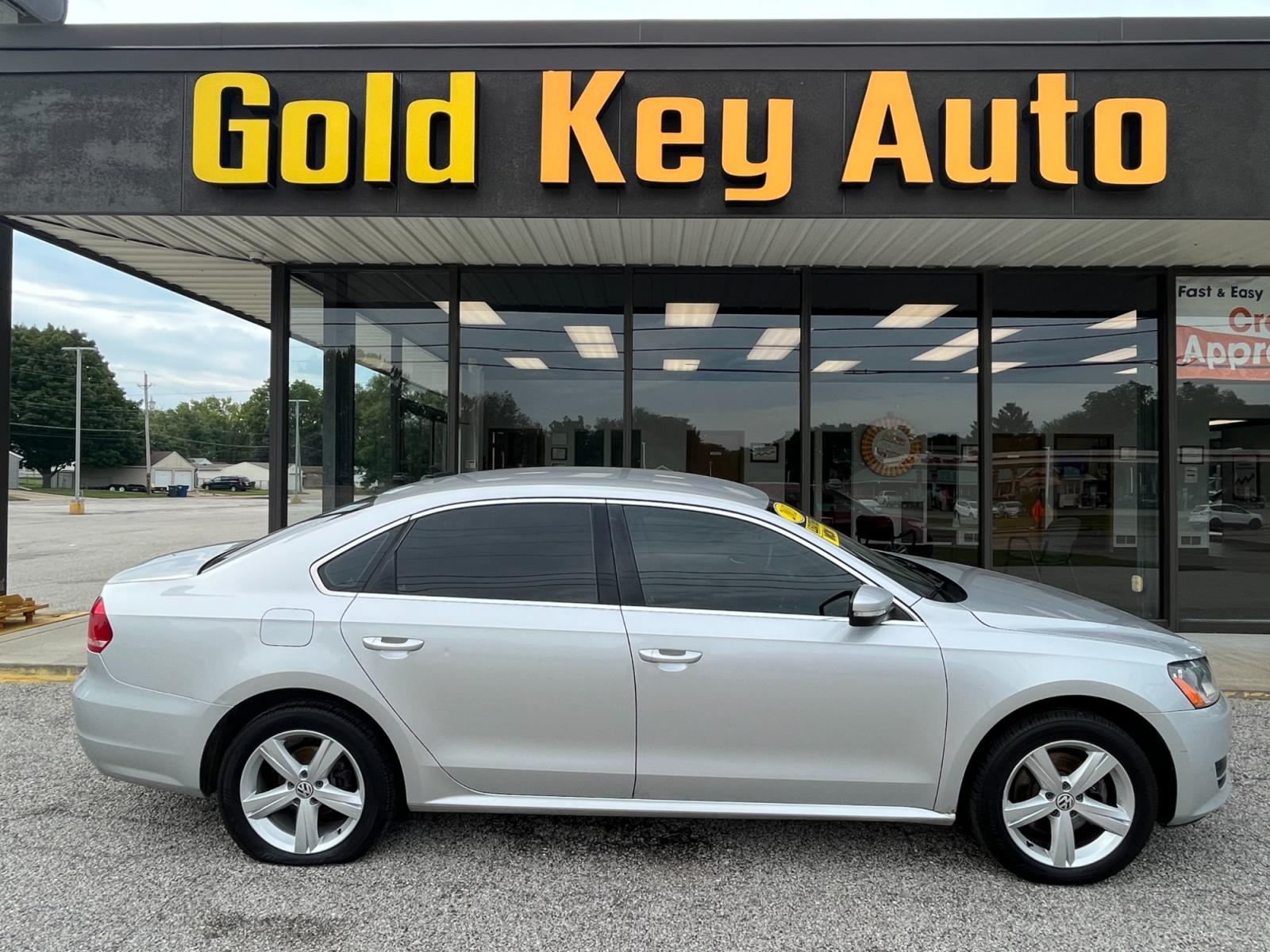 2013 Silver Volkswagen Passat 2.5L SE AT (1VWBP7A37DC) with an 2.5L L5 engine, 6-Speed Automatic transmission, located at 1633 W Kimberly, Davenport, 52806, (563) 323-5341, 41.559456, -90.598732 - Photo #0