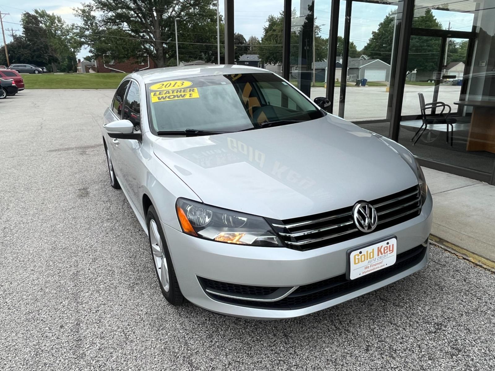 2013 Silver Volkswagen Passat 2.5L SE AT (1VWBP7A37DC) with an 2.5L L5 engine, 6-Speed Automatic transmission, located at 1633 W Kimberly, Davenport, 52806, (563) 323-5341, 41.559456, -90.598732 - Photo #2