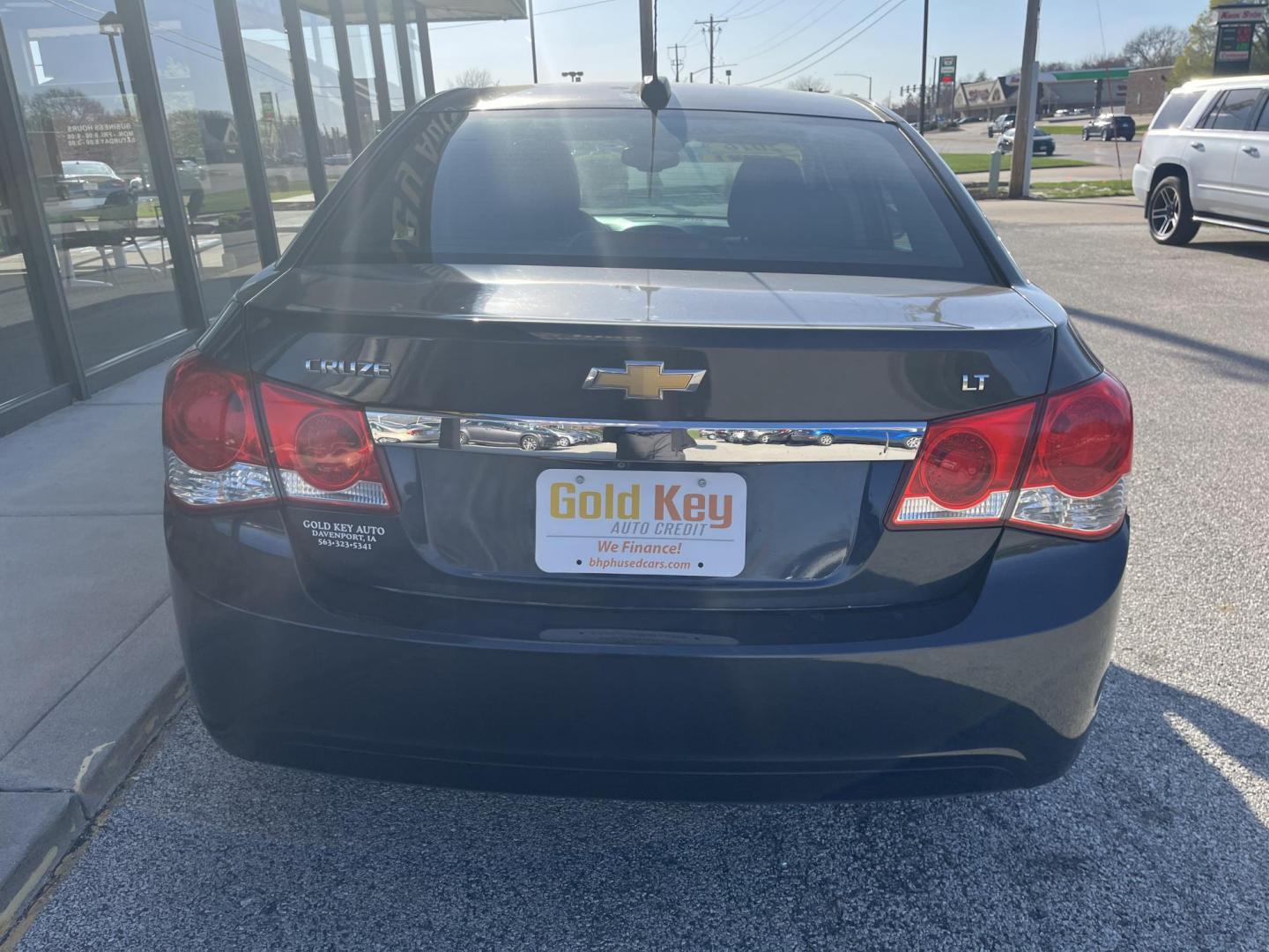 2016 Blue Chevrolet Cruze Limited 1LT Auto (1G1PE5SB6G7) with an 1.4L L4 DOHC 16V TUR engine, 6-Speed Automatic transmission, located at 1633 W Kimberly, Davenport, IA, 52806, (563) 323-5341, 41.559456, -90.598732 - Photo#4