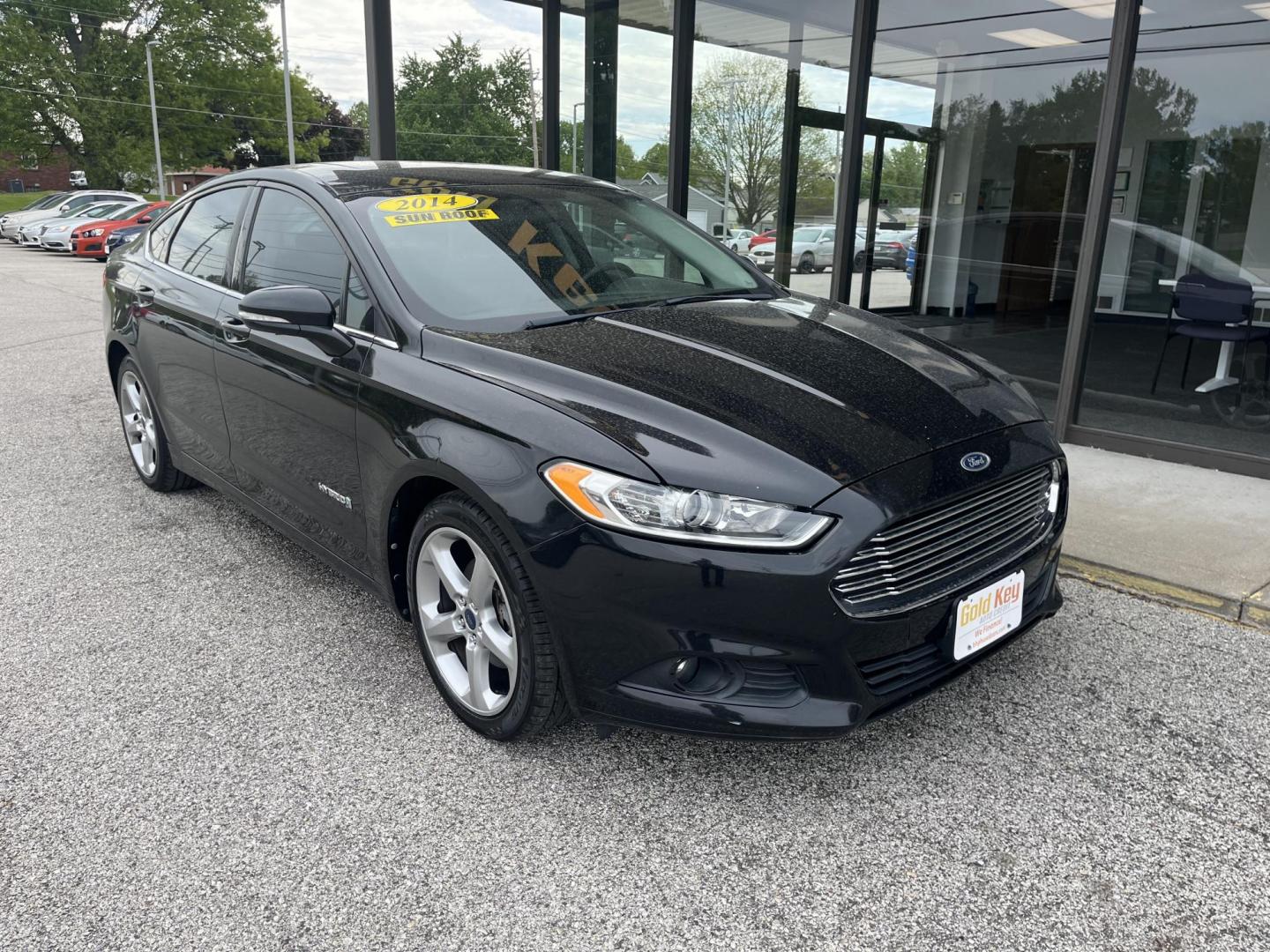 2014 Sterling Gray Metall Ford Fusion Hybrid SE (3FA6P0LU9ER) with an 2.0L L4 DOHC 16V HYB engine, CVT transmission, located at 1633 W Kimberly, Davenport, IA, 52806, (563) 323-5341, 41.559456, -90.598732 - Photo#2