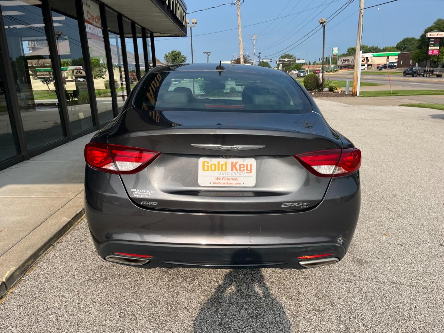 2015 Granite Crystal Met Chrysler 200 S AWD (1C3CCCDG9FN) with an 3.6L V6 DOHC 24V FFV engine, 9-Speed Automatic transmission, located at 1633 W Kimberly, Davenport, IA, 52806, (563) 323-5341, 41.559456, -90.598732 - Photo#4