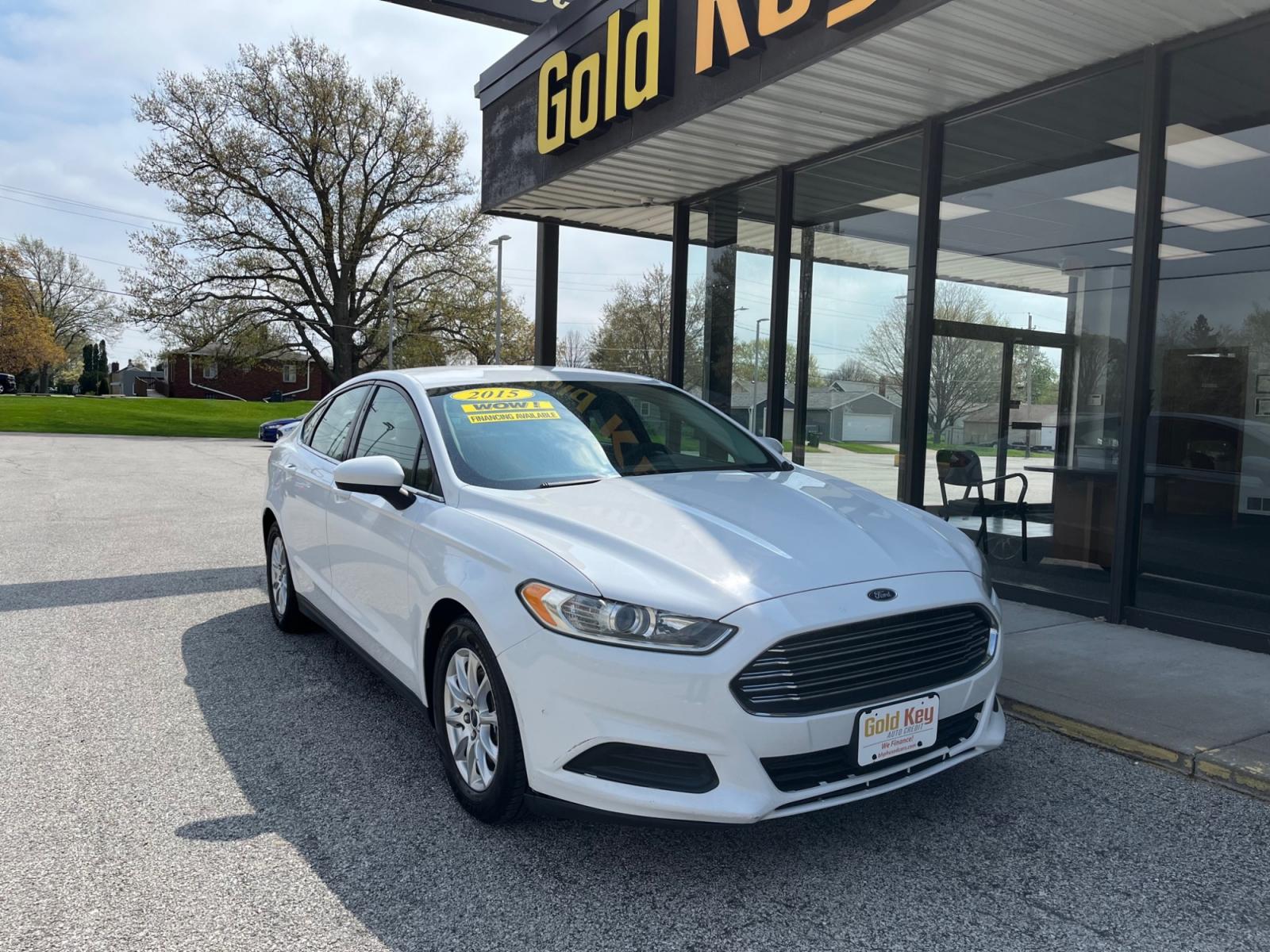 2015 Oxford White Ford Fusion S (3FA6P0G74FR) with an 2.5L L4 DOHC 16V engine, 6-Speed Automatic transmission, located at 1633 W Kimberly, Davenport, 52806, (563) 323-5341, 41.559456, -90.598732 - Photo #1