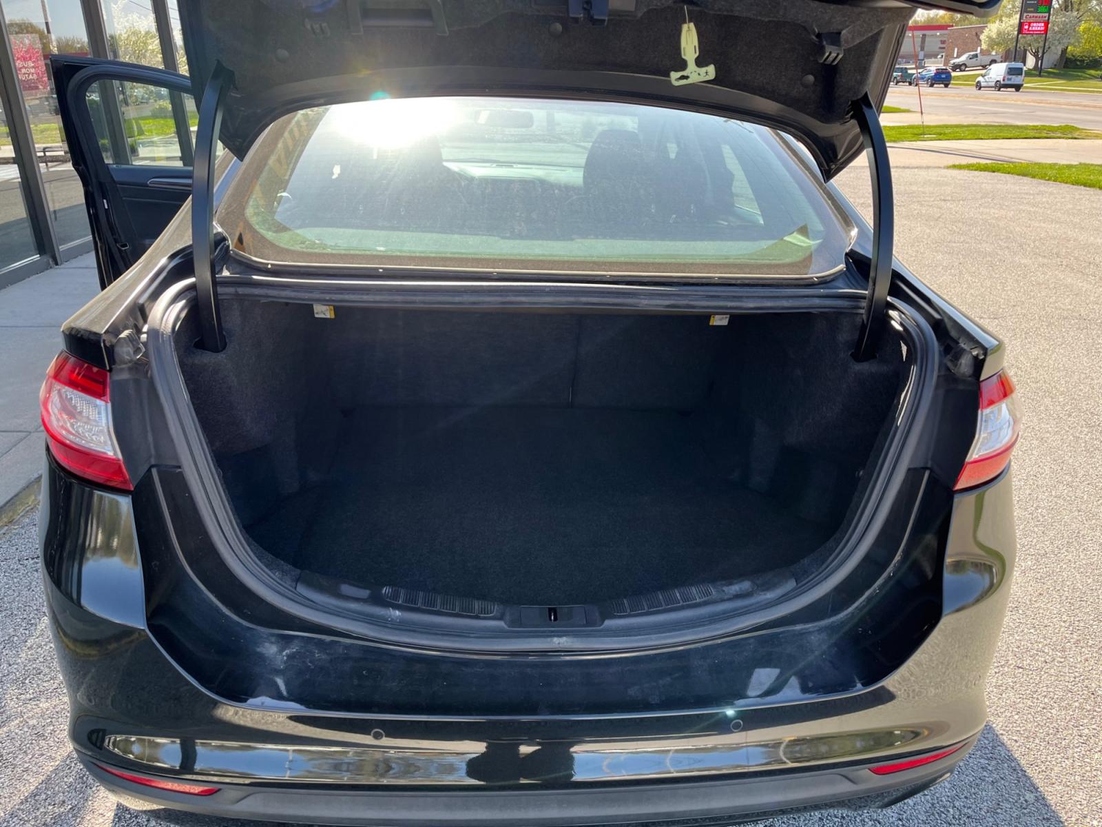 2014 Tuxedo Black Metallic Ford Fusion SE (3FA6P0HD6ER) with an 1.5L L4 DOHC 16V engine, located at 1633 W Kimberly, Davenport, 52806, (563) 323-5341, 41.559456, -90.598732 - Photo #4