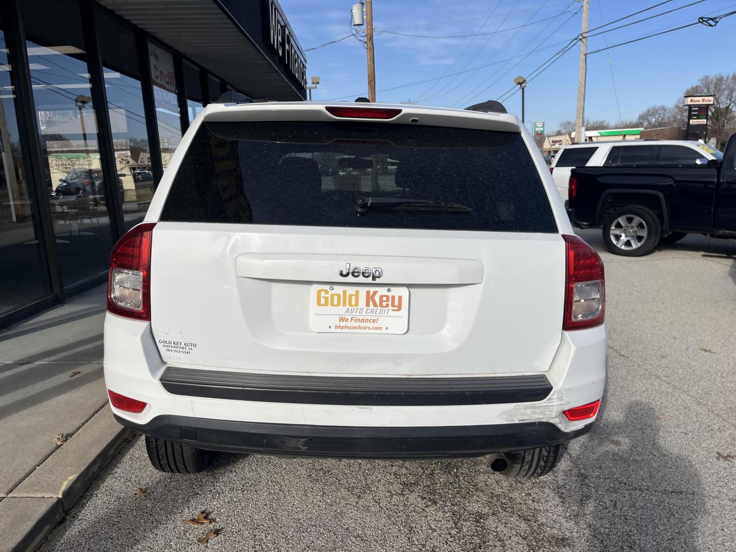 2013 Bright White Clearco Jeep Compass Latitude FWD (1C4NJCEAXDD) with an 2.0L L4 DOHC 16V engine, Continuously Variabl transmission, located at 1633 W Kimberly, Davenport, IA, 52806, (563) 323-5341, 41.559456, -90.598732 - Photo#4
