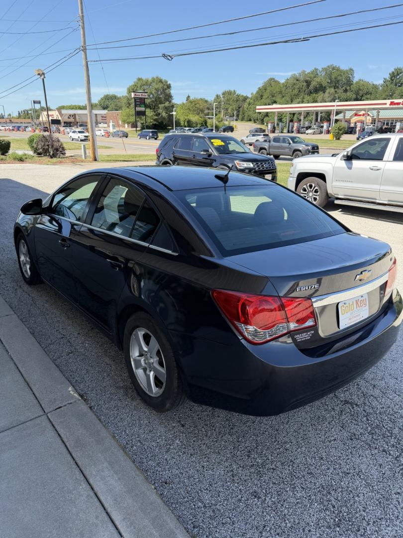 2014 Tungsten Metallic Chevrolet Cruze 1LT Auto (1G1PC5SB0E7) with an 1.4L L4 DOHC 16V TUR engine, 6-Speed Automatic transmission, located at 1633 W Kimberly, Davenport, IA, 52806, (563) 323-5341, 41.559456, -90.598732- Photo#4