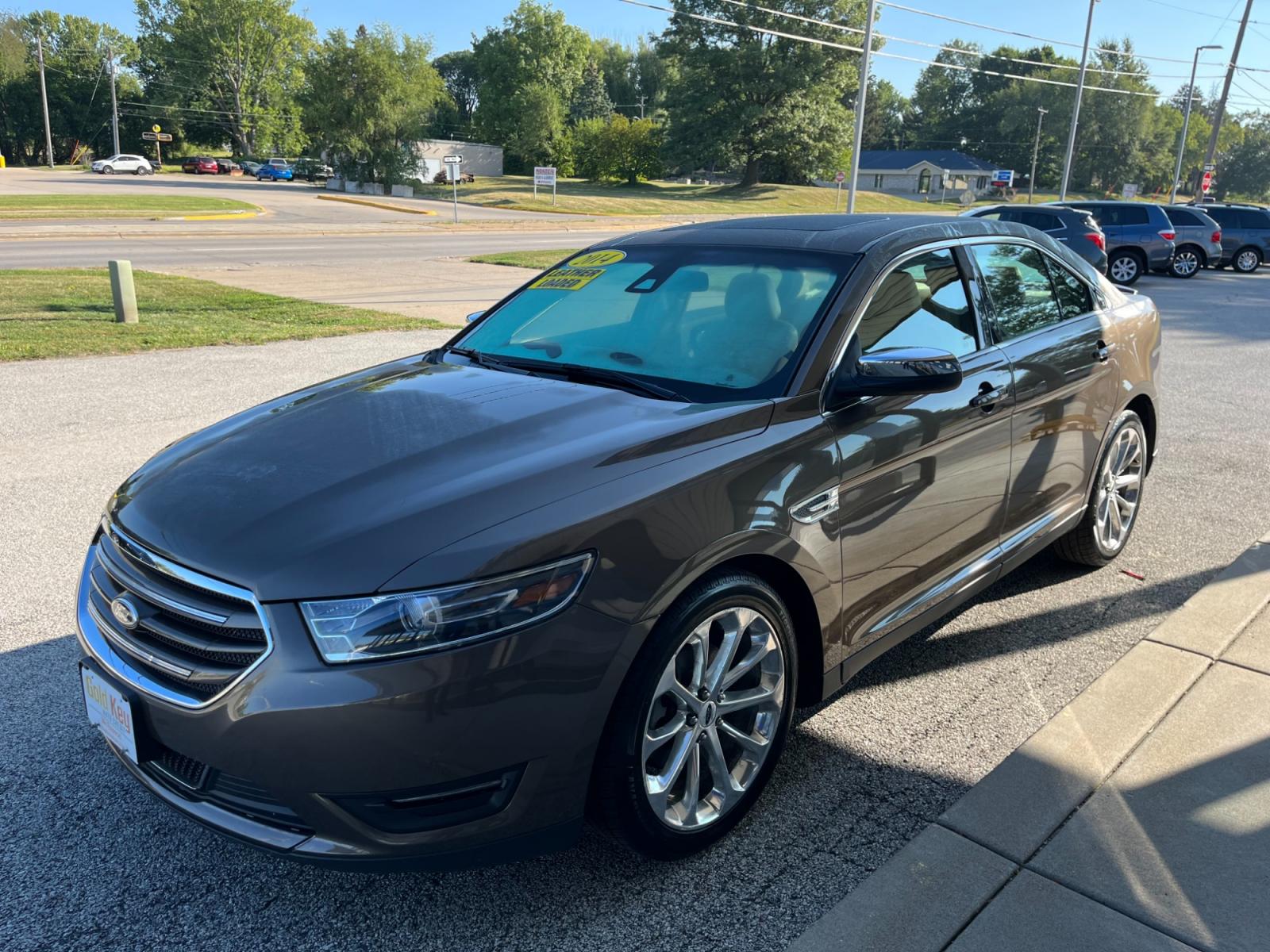 2015 Caribou Metallic Ford Taurus Limited FWD (1FAHP2F85FG) with an 3.5L V6 DOHC 24V engine, 6-Speed Automatic transmission, located at 1633 W Kimberly, Davenport, 52806, (563) 323-5341, 41.559456, -90.598732 - Photo #2