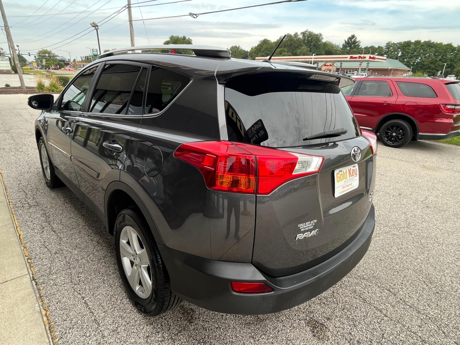 2013 Magnetic Gray Pearl Toyota RAV4 XLE AWD (2T3RFREV4DW) with an 2.5L L4 DOHC 16V engine, 6-Speed Automatic transmission, located at 1633 W Kimberly, Davenport, 52806, (563) 323-5341, 41.559456, -90.598732 - Photo #2