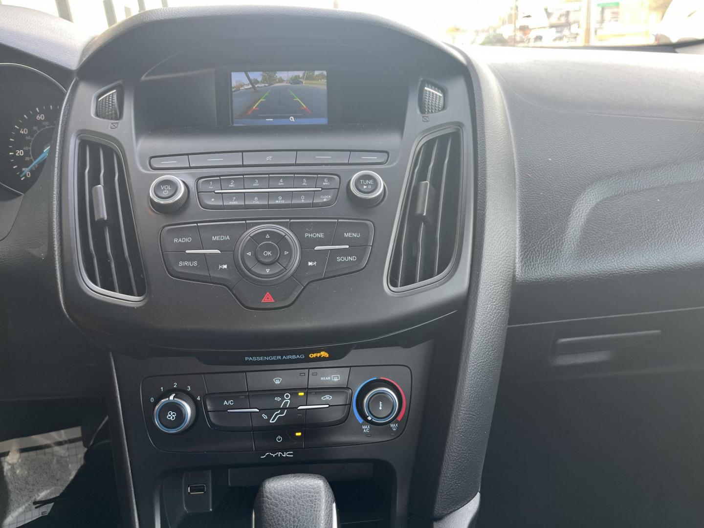 2018 Ingot Silver Metalli Ford Focus SE Sedan (1FADP3F24JL) with an 2.0L L4 DOHC 16V engine, located at 1633 W Kimberly, Davenport, IA, 52806, (563) 323-5341, 41.559456, -90.598732 - Photo#7