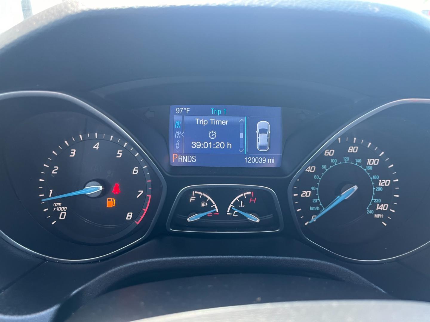 2014 Ingot Silver Metalli Ford Focus SE Sedan (1FADP3F27EL) with an 2.0L L4 DOHC 16V engine, located at 1633 W Kimberly, Davenport, IA, 52806, (563) 323-5341, 41.559456, -90.598732 - Photo#6