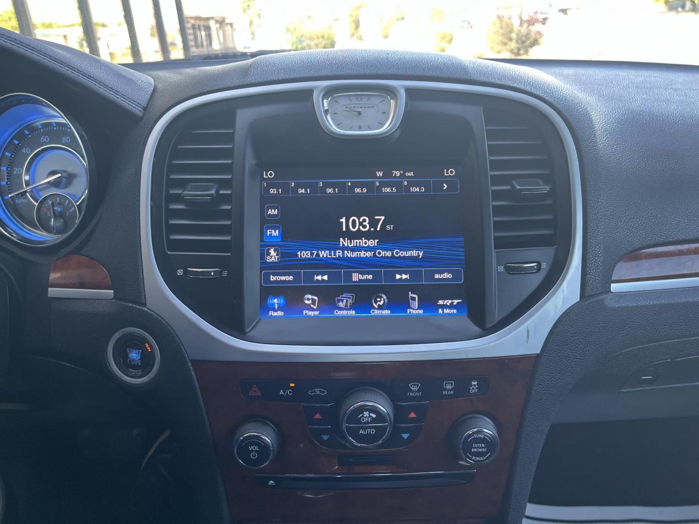 2013 Bright White Chrysler 300 RWD (2C3CCAAG2DH) with an 3.6L V6 SOHC 24V engine, 8-Speed Automatic transmission, located at 1633 W Kimberly, Davenport, IA, 52806, (563) 323-5341, 41.559456, -90.598732 - Photo#7