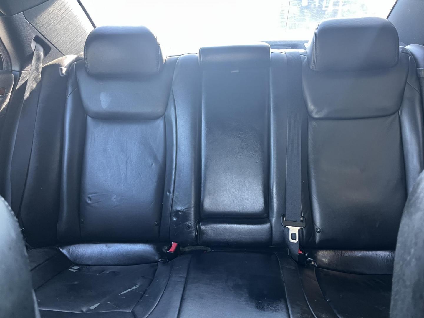 2013 Bright White Chrysler 300 RWD (2C3CCAAG2DH) with an 3.6L V6 SOHC 24V engine, 8-Speed Automatic transmission, located at 1633 W Kimberly, Davenport, IA, 52806, (563) 323-5341, 41.559456, -90.598732 - Photo#9