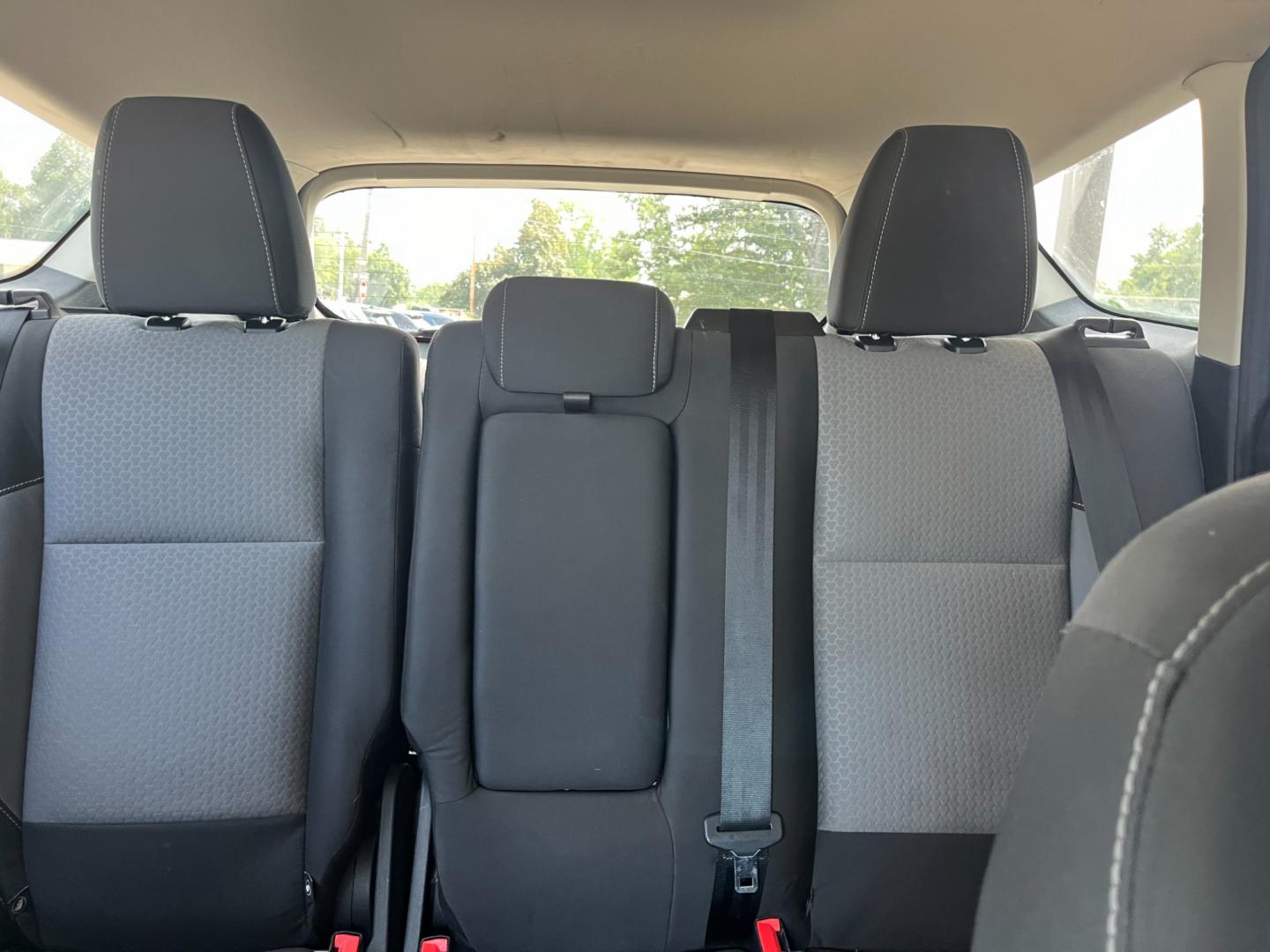 2018 Magnetic Metallic Ford Escape SE FWD (1FMCU0GD3JU) with an 1.5L L4 DOHC 16V engine, 6-Speed Automatic transmission, located at 1633 W Kimberly, Davenport, IA, 52806, (563) 323-5341, 41.559456, -90.598732 - Photo#9