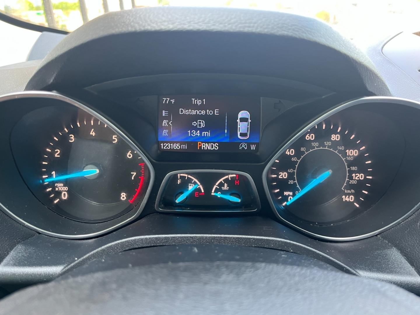 2018 Magnetic Metallic Ford Escape SE FWD (1FMCU0GD3JU) with an 1.5L L4 DOHC 16V engine, 6-Speed Automatic transmission, located at 1633 W Kimberly, Davenport, IA, 52806, (563) 323-5341, 41.559456, -90.598732 - Photo#6