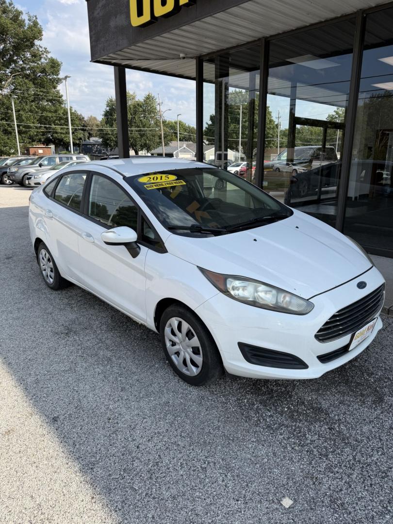 2015 Oxford White Ford Fiesta S Sedan (3FADP4AJXFM) with an 1.6L L4 DOHC 16V engine, located at 1633 W Kimberly, Davenport, IA, 52806, (563) 323-5341, 41.559456, -90.598732- Photo#2
