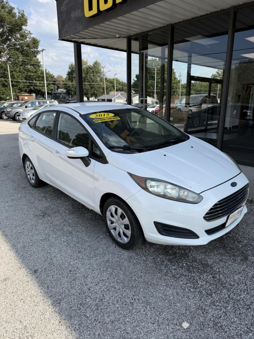 2015 Oxford White Ford Fiesta S Sedan (3FADP4AJXFM) with an 1.6L L4 DOHC 16V engine, located at 1633 W Kimberly, Davenport, IA, 52806, (563) 323-5341, 41.559456, -90.598732- Photo#2