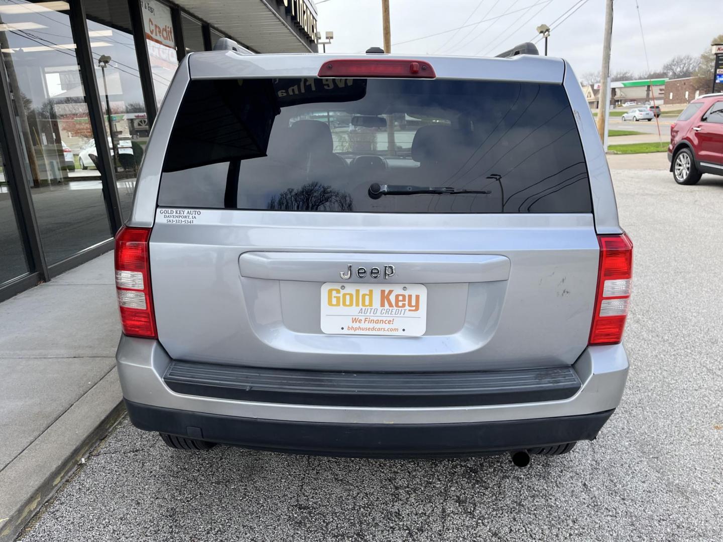 2017 Billet Silver Metall Jeep Patriot Sport 2WD (1C4NJPBB8HD) with an 2.4L L4 DOHC 16V engine, located at 1633 W Kimberly, Davenport, IA, 52806, (563) 323-5341, 41.559456, -90.598732 - Photo#4
