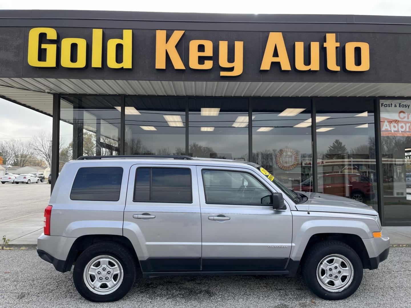 2017 Billet Silver Metall Jeep Patriot Sport 2WD (1C4NJPBB8HD) with an 2.4L L4 DOHC 16V engine, located at 1633 W Kimberly, Davenport, IA, 52806, (563) 323-5341, 41.559456, -90.598732 - Photo#0