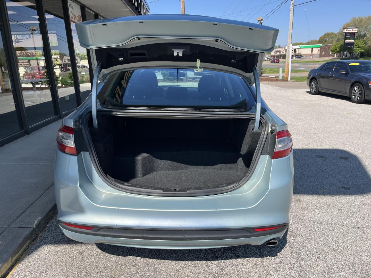 2013 Ginger Ale Ford Fusion Hybrid SE (3FA6P0LU8DR) with an 2.0L L4 DOHC 16V HYB engine, CVT transmission, located at 1633 W Kimberly, Davenport, IA, 52806, (563) 323-5341, 41.559456, -90.598732 - Photo#5