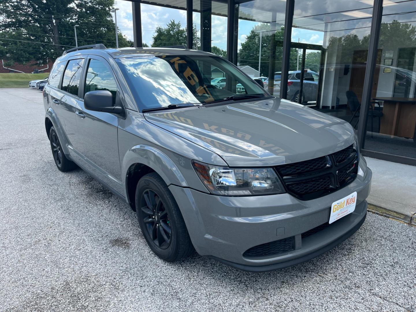 2020 Gray Dodge Journey SE Value (3C4PDCAB6LT) with an 2.4L L4 DOHC 16V engine, 6-Speed Automatic transmission, located at 1633 W Kimberly, Davenport, IA, 52806, (563) 323-5341, 41.559456, -90.598732 - Photo#2