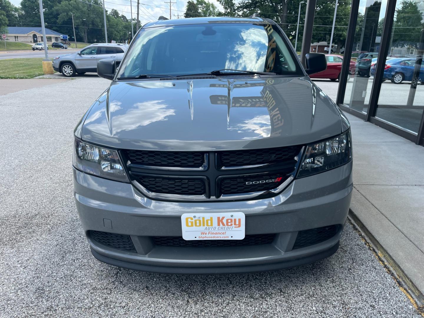 2020 Gray Dodge Journey SE Value (3C4PDCAB6LT) with an 2.4L L4 DOHC 16V engine, 6-Speed Automatic transmission, located at 1633 W Kimberly, Davenport, IA, 52806, (563) 323-5341, 41.559456, -90.598732 - Photo#1