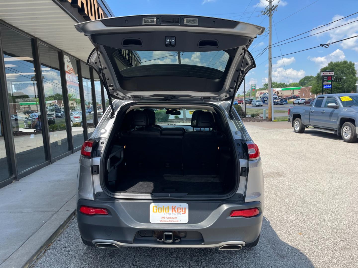 2016 Billet Silver Metallic Clear Coat Jeep Cherokee Limited 4WD (1C4PJMDS0GW) with an 3.2L V6 DOHC 24V engine, 9-Speed Automatic transmission, located at 1633 W Kimberly, Davenport, IA, 52806, (563) 323-5341, 41.559456, -90.598732 - Photo#5