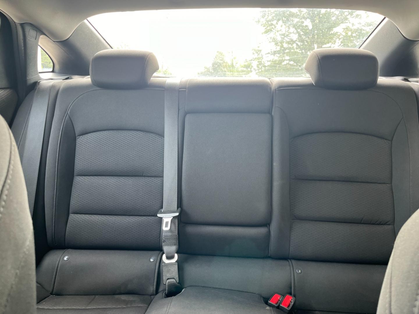 2020 White Chevrolet Malibu LT (1G1ZD5ST6LF) with an 1.5L L4 DOHC 16V engine, 6-Speed Automatic transmission, located at 1633 W Kimberly, Davenport, IA, 52806, (563) 323-5341, 41.559456, -90.598732 - Photo#9