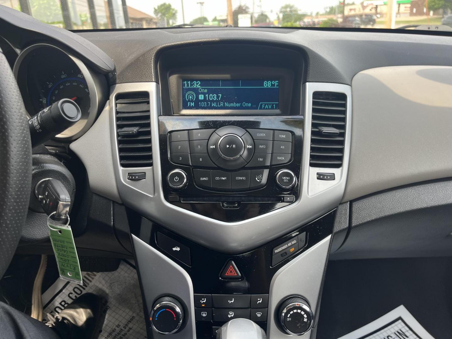 2016 Silver Ice Metallic Chevrolet Cruze Limited LS Auto (1G1PC5SH1G7) with an 1.8L L4 DOHC 16V FFV engine, 6-Speed Automatic transmission, located at 1633 W Kimberly, Davenport, IA, 52806, (563) 323-5341, 41.559456, -90.598732 - Photo#7