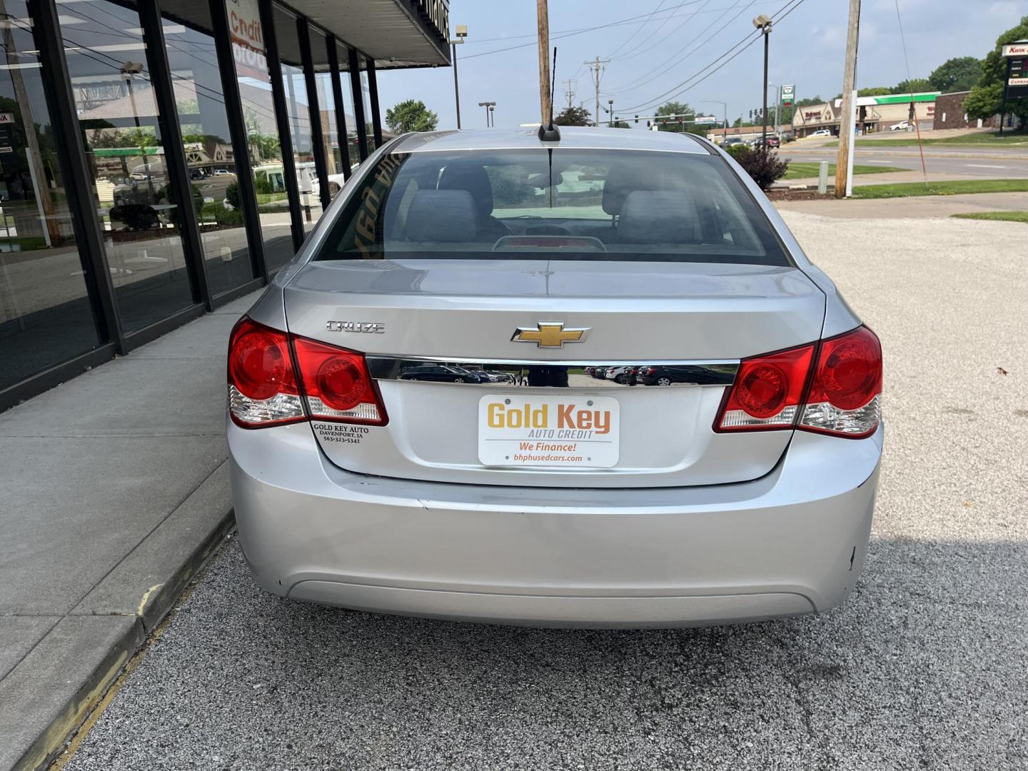 2016 Silver Ice Metallic Chevrolet Cruze Limited LS Auto (1G1PC5SH1G7) with an 1.8L L4 DOHC 16V FFV engine, 6-Speed Automatic transmission, located at 1633 W Kimberly, Davenport, IA, 52806, (563) 323-5341, 41.559456, -90.598732 - Photo#4