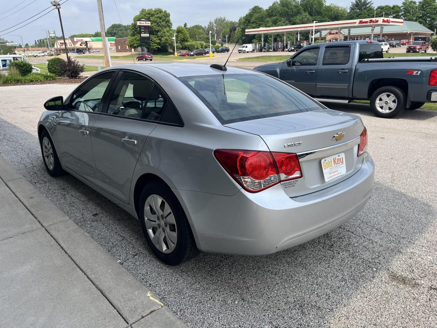 2016 Silver Ice Metallic Chevrolet Cruze Limited LS Auto (1G1PC5SH1G7) with an 1.8L L4 DOHC 16V FFV engine, 6-Speed Automatic transmission, located at 1633 W Kimberly, Davenport, IA, 52806, (563) 323-5341, 41.559456, -90.598732 - Photo#3