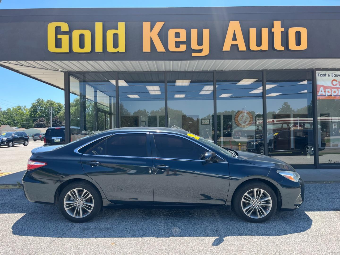 2017 Cosmic Gray Mica Toyota Camry SE (4T1BF1FK4HU) with an 2.5L L4 DOHC 16V engine, 6-Speed Automatic transmission, located at 1633 W Kimberly, Davenport, IA, 52806, (563) 323-5341, 41.559456, -90.598732 - Photo#0
