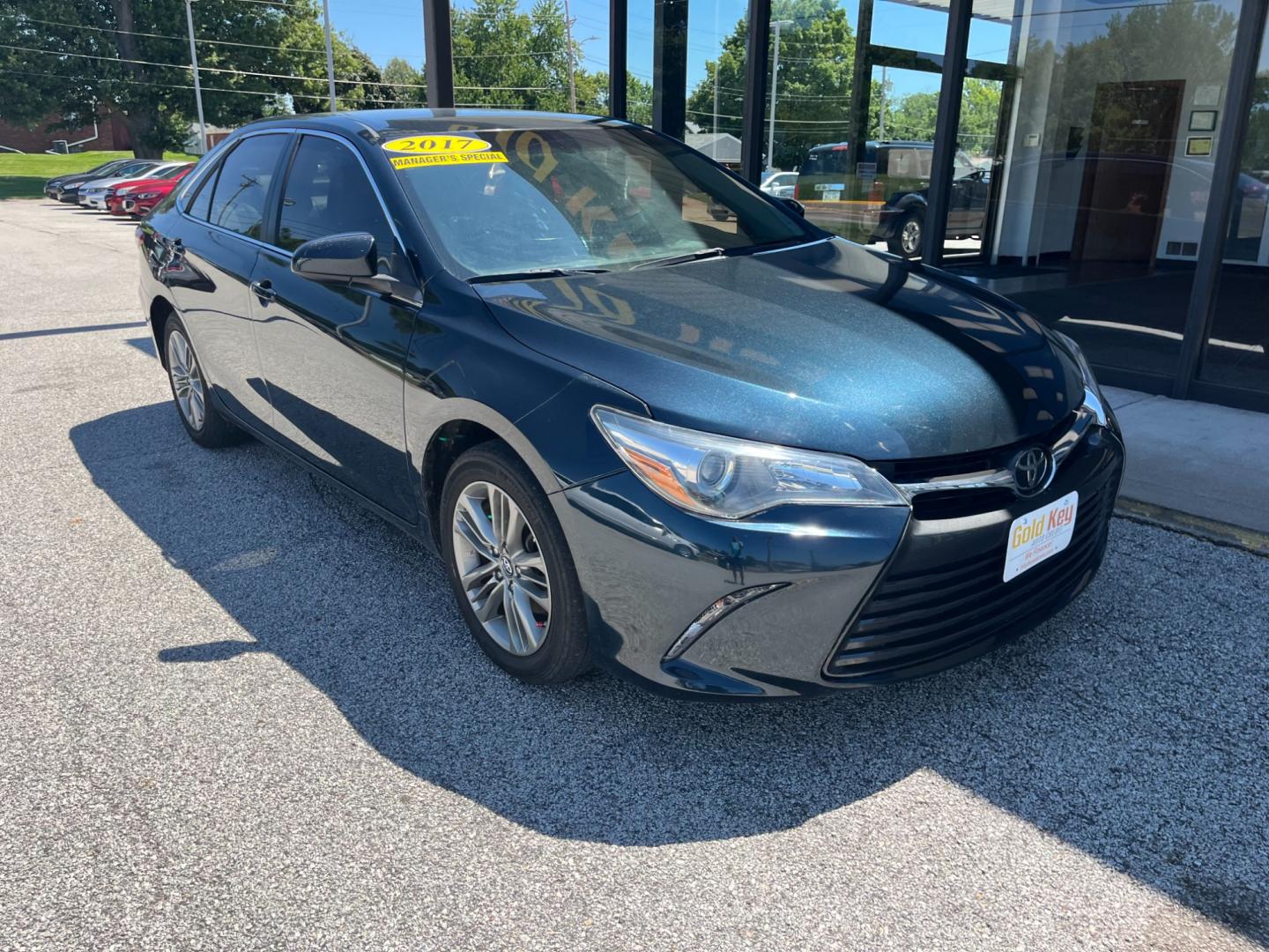 2017 Cosmic Gray Mica Toyota Camry SE (4T1BF1FK4HU) with an 2.5L L4 DOHC 16V engine, 6-Speed Automatic transmission, located at 1633 W Kimberly, Davenport, IA, 52806, (563) 323-5341, 41.559456, -90.598732 - Photo#2