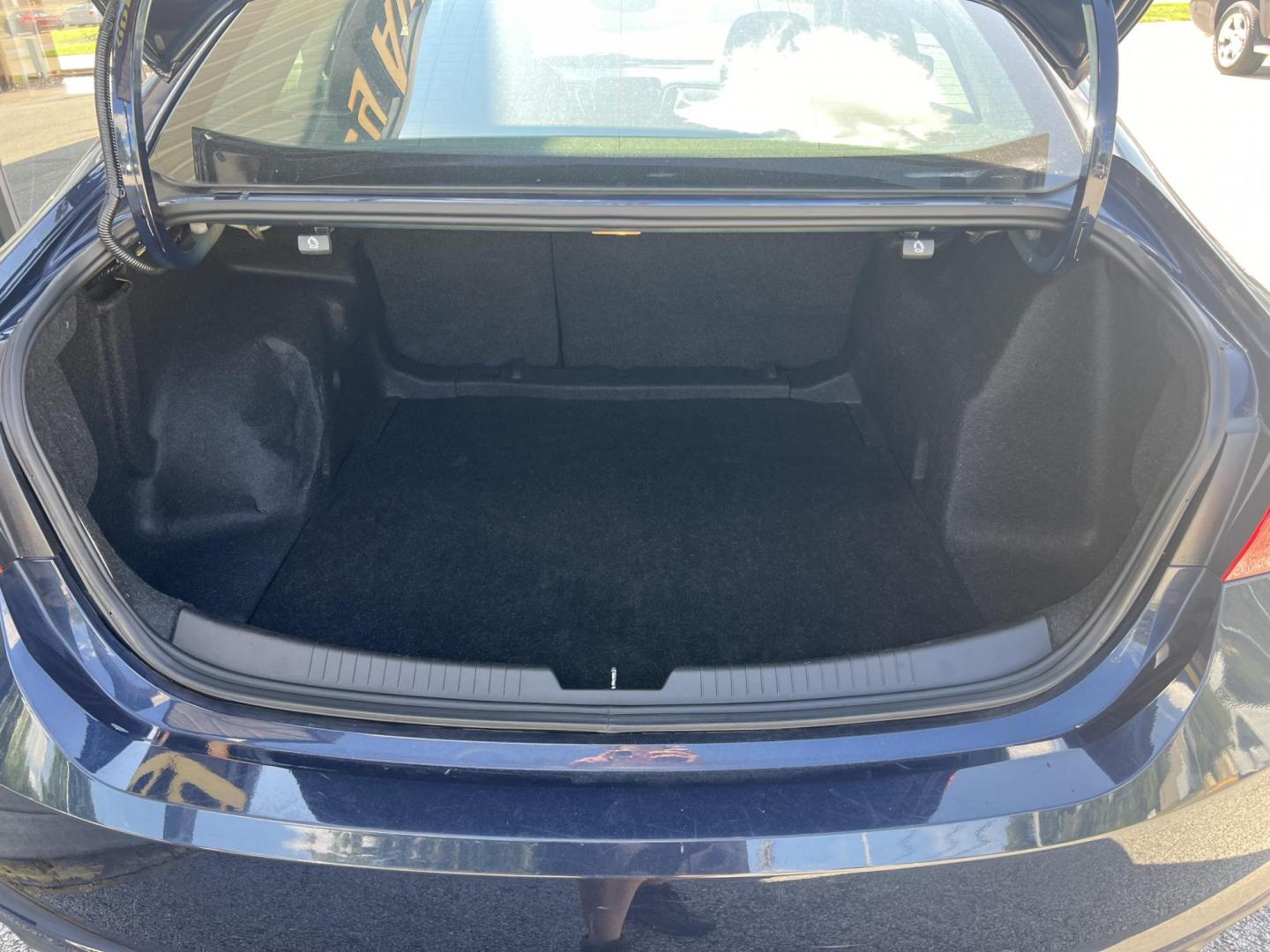 2016 Blue Velvet Metallic Chevrolet Malibu 1LT (1G1ZE5ST7GF) with an 1.5L L4 DOHC 16V engine, 6-Speed Automatic transmission, located at 1633 W Kimberly, Davenport, IA, 52806, (563) 323-5341, 41.559456, -90.598732 - Photo#5