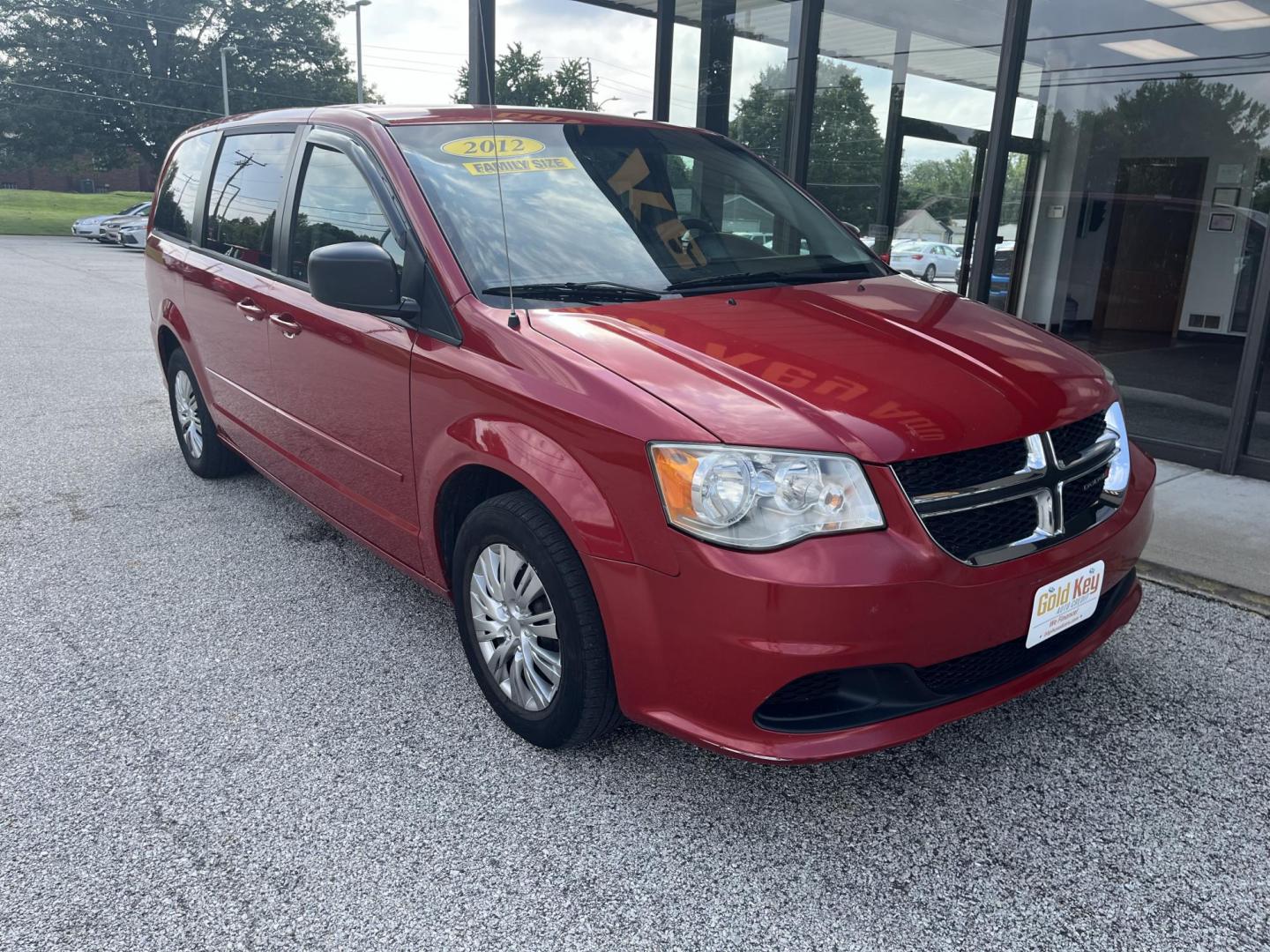 2012 Redline 2 Coat Pearl Dodge Grand Caravan SE (2C4RDGBG4CR) with an 3.6L V6 DOHC 24V engine, 6-Speed Automatic transmission, located at 1633 W Kimberly, Davenport, IA, 52806, (563) 323-5341, 41.559456, -90.598732 - Photo#2