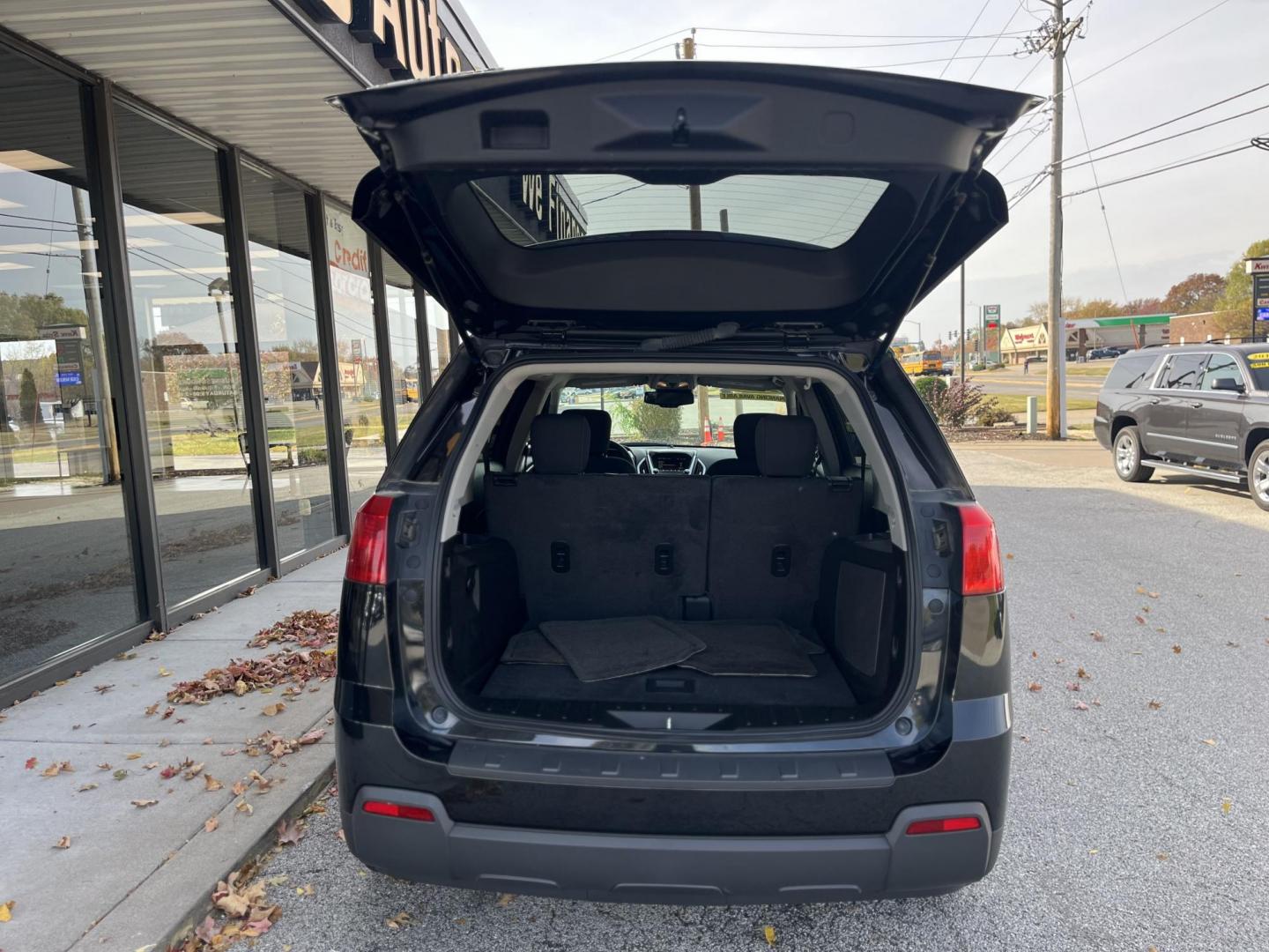 2015 Carbon Black Metallic GMC Terrain SLE1 FWD (2GKALMEKXF6) with an 2.4L L4 DOHC 16V engine, 6-Speed Automatic transmission, located at 1633 W Kimberly, Davenport, IA, 52806, (563) 323-5341, 41.559456, -90.598732 - Photo#5