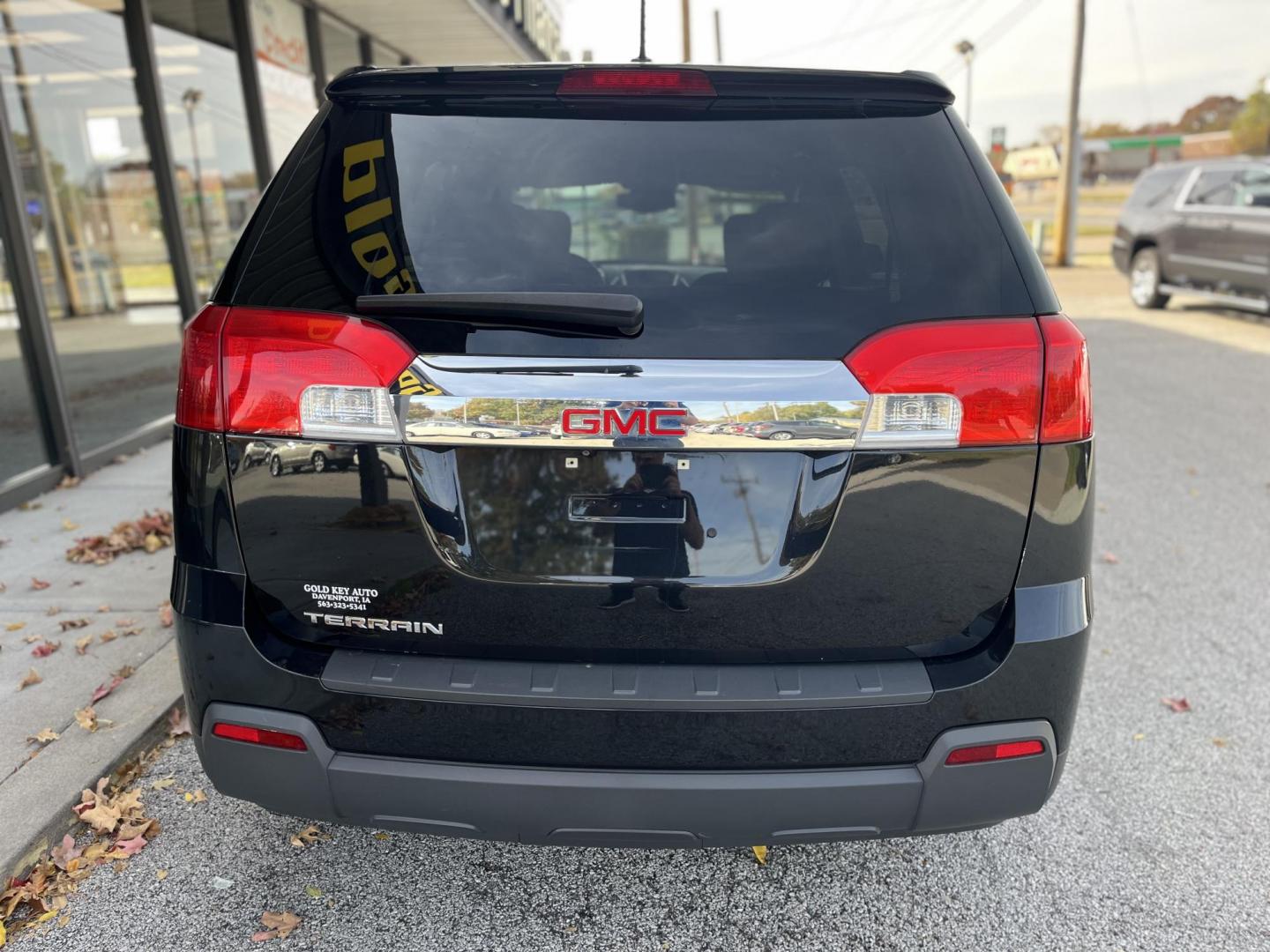 2015 Carbon Black Metallic GMC Terrain SLE1 FWD (2GKALMEKXF6) with an 2.4L L4 DOHC 16V engine, 6-Speed Automatic transmission, located at 1633 W Kimberly, Davenport, IA, 52806, (563) 323-5341, 41.559456, -90.598732 - Photo#4