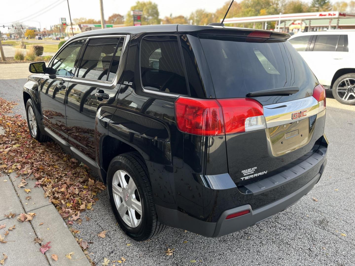 2015 Carbon Black Metallic GMC Terrain SLE1 FWD (2GKALMEKXF6) with an 2.4L L4 DOHC 16V engine, 6-Speed Automatic transmission, located at 1633 W Kimberly, Davenport, IA, 52806, (563) 323-5341, 41.559456, -90.598732 - Photo#3