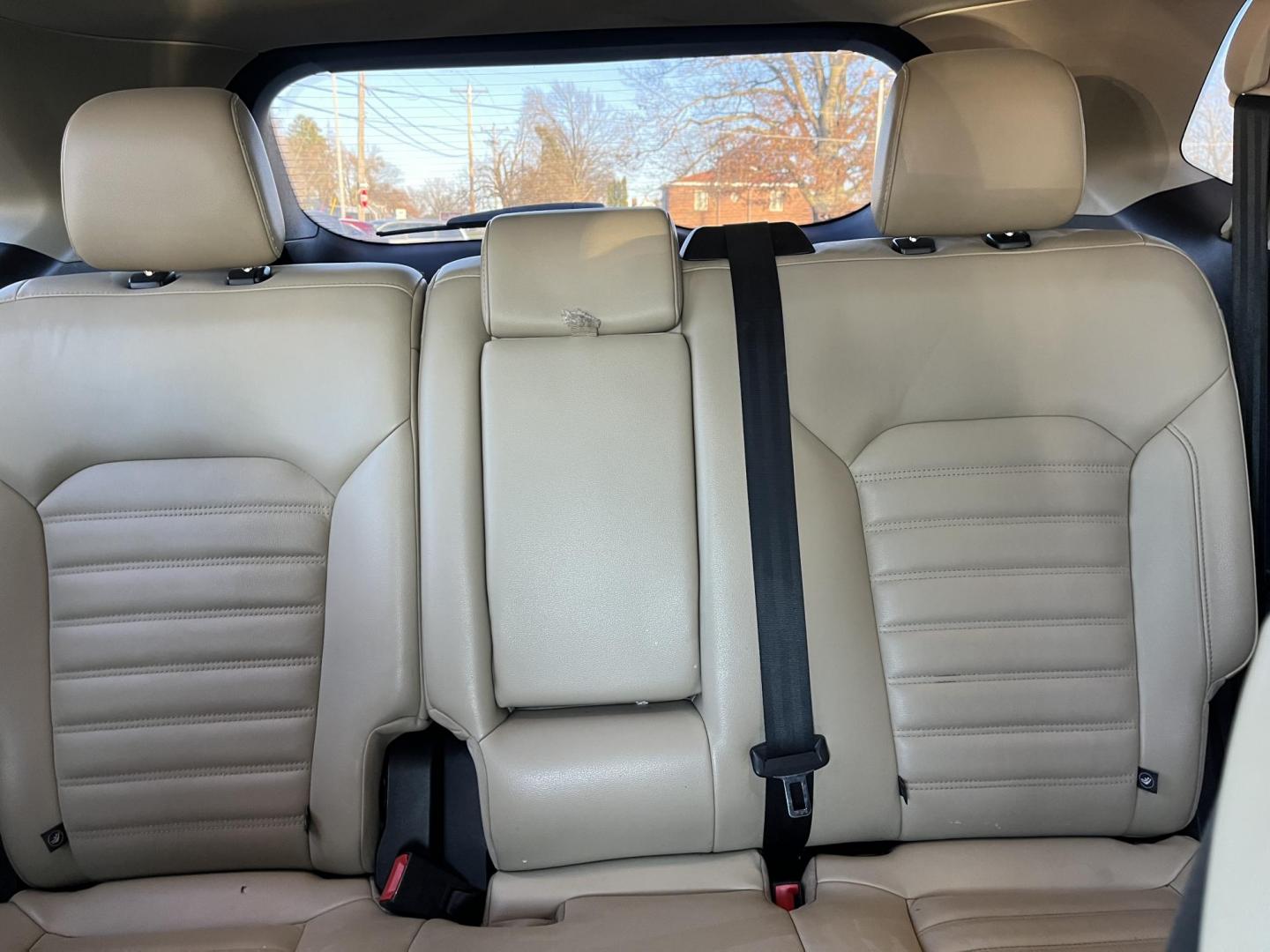 2017 White Gold Metallic Ford Edge SEL AWD (2FMPK4J93HB) with an 2.0L L4 DOHC 16V engine, 6-Speed Automatic transmission, located at 1633 W Kimberly, Davenport, IA, 52806, (563) 323-5341, 41.559456, -90.598732 - Photo#9