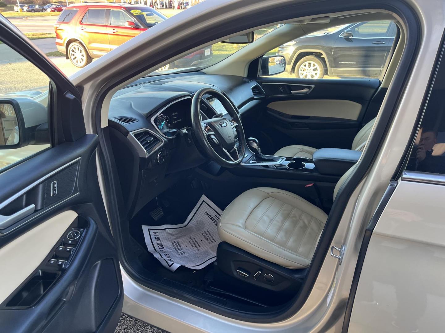 2017 White Gold Metallic Ford Edge SEL AWD (2FMPK4J93HB) with an 2.0L L4 DOHC 16V engine, 6-Speed Automatic transmission, located at 1633 W Kimberly, Davenport, IA, 52806, (563) 323-5341, 41.559456, -90.598732 - Photo#8