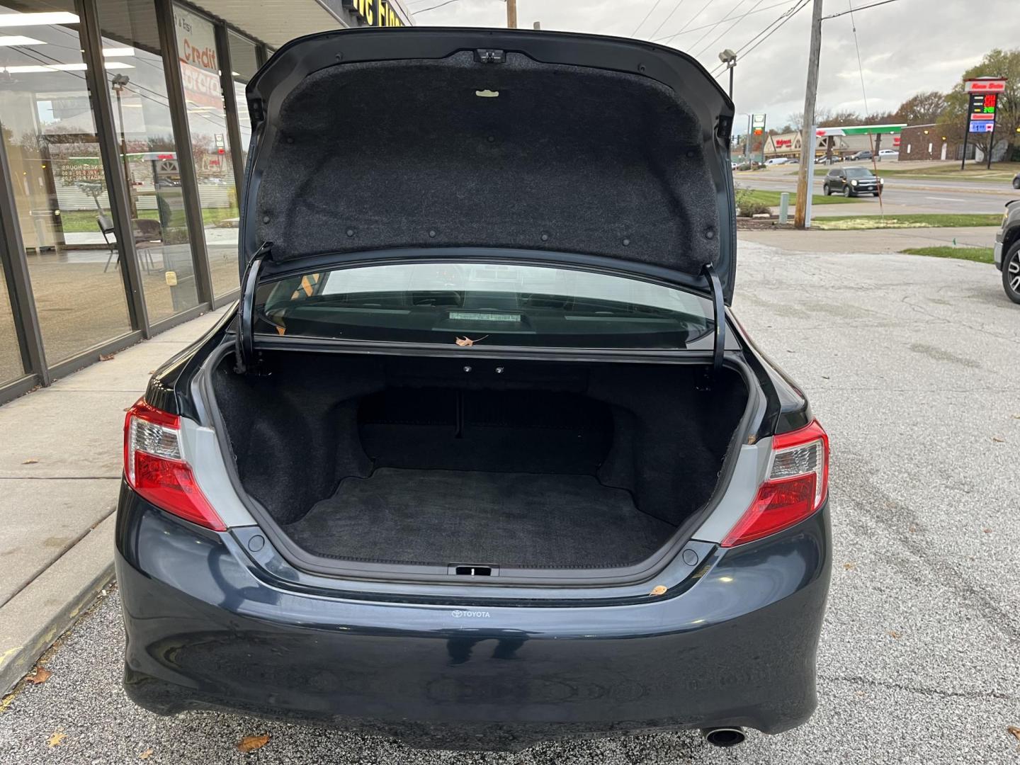 2014 Attitude Black Metallic Toyota Camry L (4T1BF1FK3EU) with an 2.5L L4 DOHC 16V engine, 6-Speed Automatic transmission, located at 1633 W Kimberly, Davenport, IA, 52806, (563) 323-5341, 41.559456, -90.598732 - Photo#5