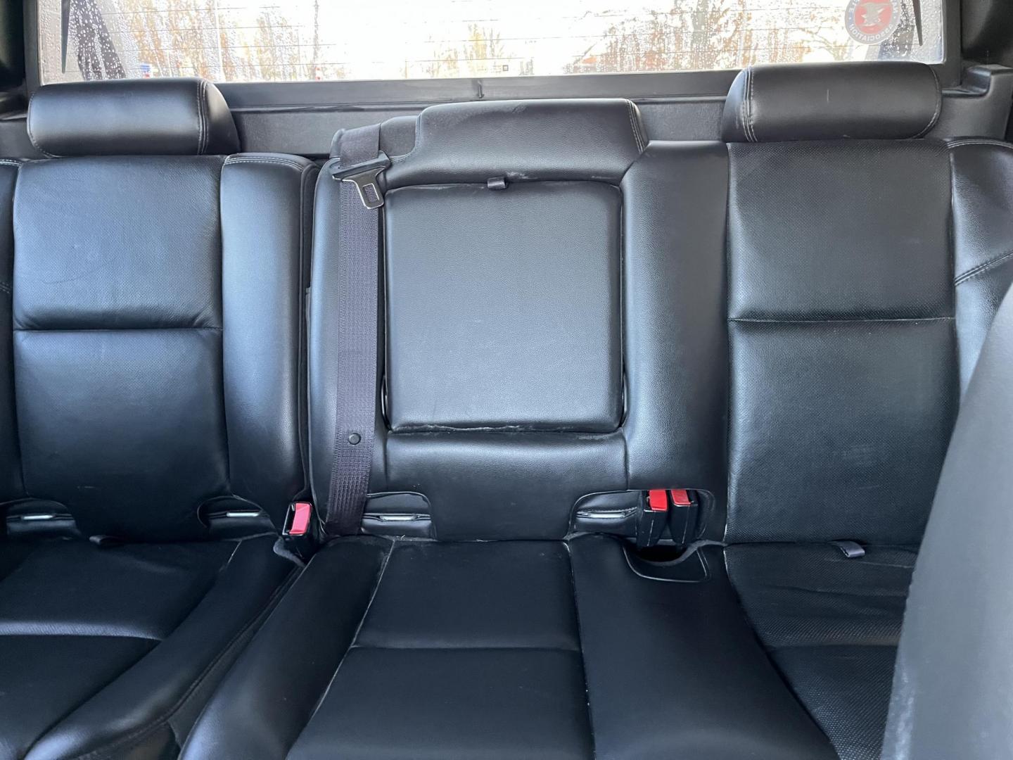 2010 White Diamond Chevrolet Avalanche LTZ 4WD (3GNVKGE04AG) with an 5.3L V8 OHV 16V FFV engine, 4-Speed Automatic transmission, located at 1633 W Kimberly, Davenport, IA, 52806, (563) 323-5341, 41.559456, -90.598732 - Photo#9