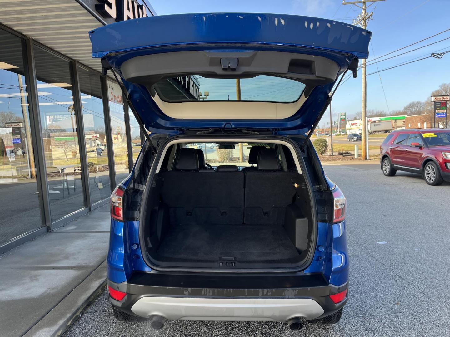 2017 Lightning Blue Metallic Ford Escape SE FWD (1FMCU0GD8HU) with an 1.5L L4 DOHC 16V engine, 6-Speed Automatic transmission, located at 1633 W Kimberly, Davenport, IA, 52806, (563) 323-5341, 41.559456, -90.598732 - Photo#5