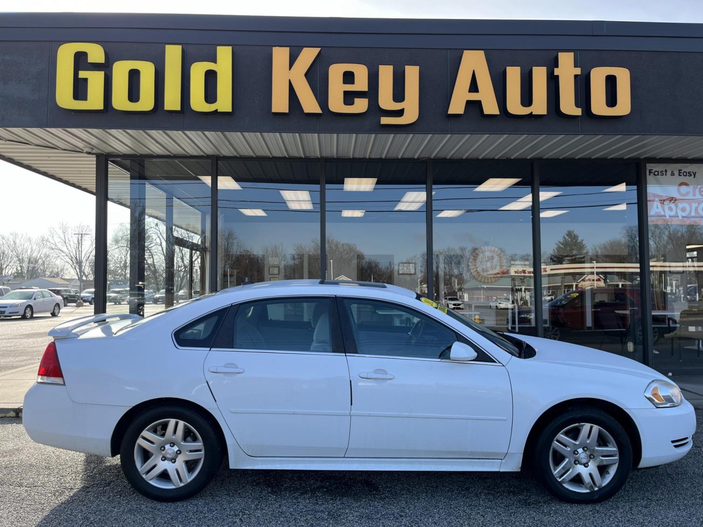 2012 White Chevrolet Impala LT (Fleet) (2G1WG5E38C1) with an 3.6L V6 DOHC 16V FFV engine, 6-Speed Automatic transmission, located at 1633 W Kimberly, Davenport, IA, 52806, (563) 323-5341, 41.559456, -90.598732 - Photo#0