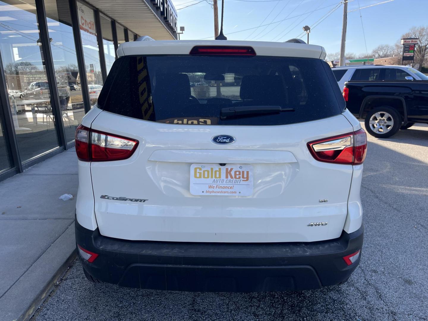 2020 White Platinum Metallic Tri-Coat Ford EcoSport SE (MAJ6S3GL6LC) with an 2L I-4 gasoline direct injection engine, located at 1633 W Kimberly, Davenport, IA, 52806, (563) 323-5341, 41.559456, -90.598732 - Photo#4