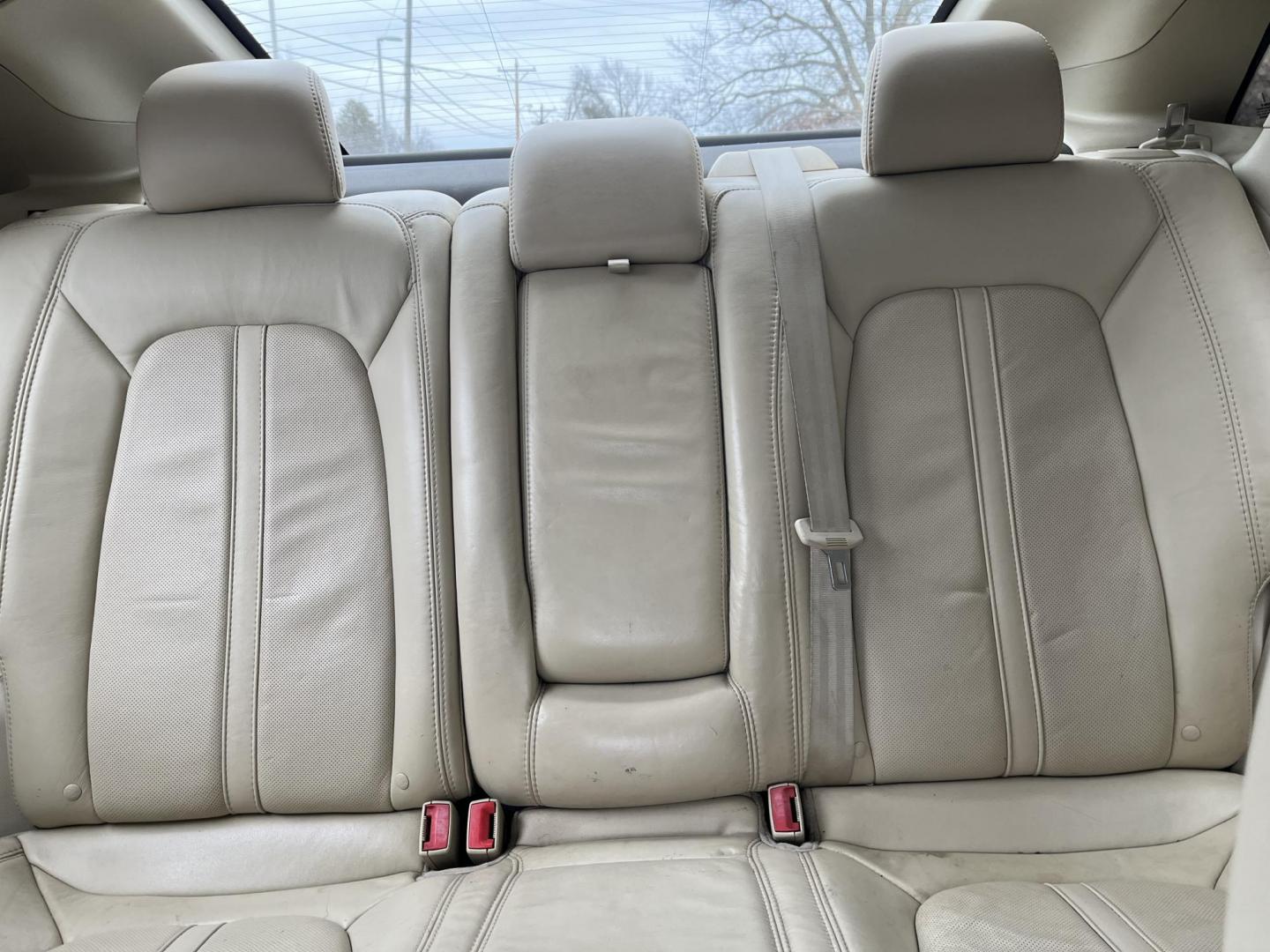 2015 Lincoln MKZ AWD (3LN6L2J92FR) with an 2.0L L4 DOHC 16V engine, 6-Speed Automatic transmission, located at 1633 W Kimberly, Davenport, IA, 52806, (563) 323-5341, 41.559456, -90.598732 - Photo#9