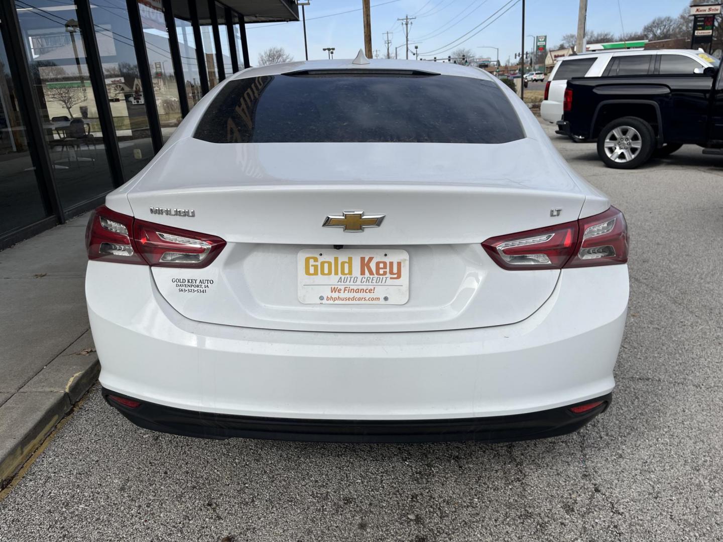 2021 Summit White Chevrolet Malibu FWD LT (1G1ZD5ST4MF) with an ECOTEC 1.5L I-4 gasoline direct injection engine, located at 1633 W Kimberly, Davenport, IA, 52806, (563) 323-5341, 41.559456, -90.598732 - Photo#4