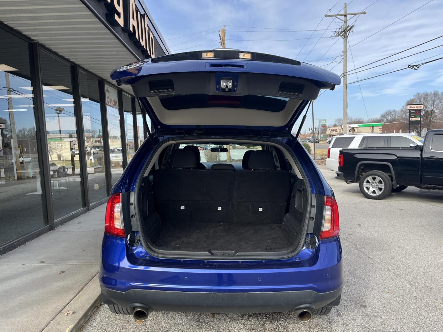 2014 Deep Impact Blue Metallic Ford Edge SE (2FMDK3GC8EB) with an 3.5L V-6 DOHC engine, located at 1633 W Kimberly, Davenport, IA, 52806, (563) 323-5341, 41.559456, -90.598732 - Photo#5